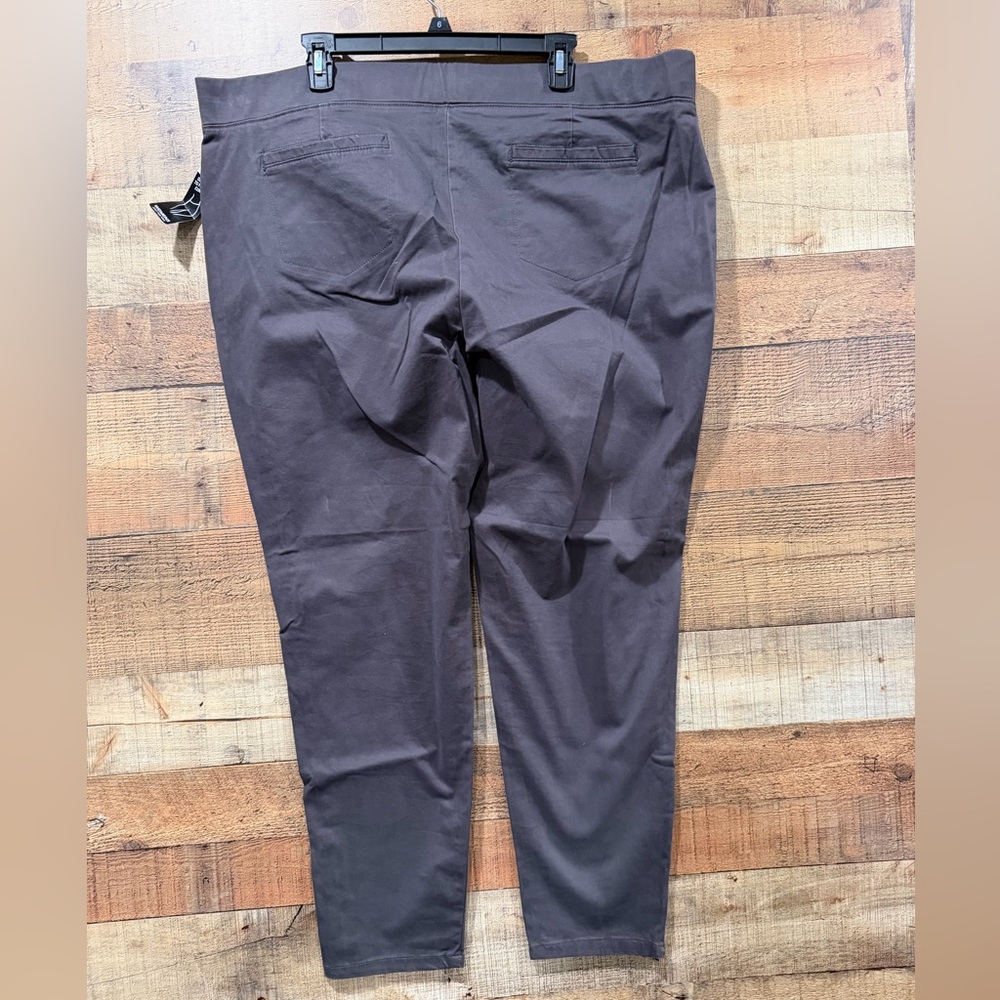 New With Tags Lee Mid Rise Waist Smoothing Curvy Fit Pullon Gray Pants Size 20W - Picture 4 of 7